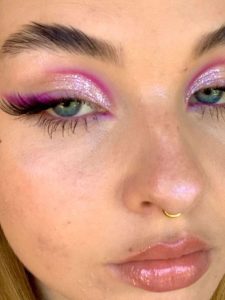 Cover image for 20+ Glam Makeup Looks for Modern Elegance