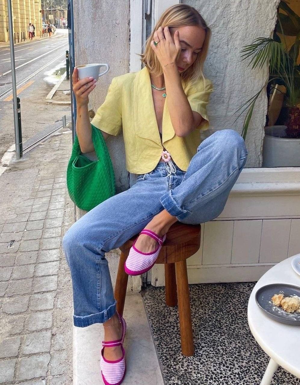Yellow shirt with jeans and pink shoes