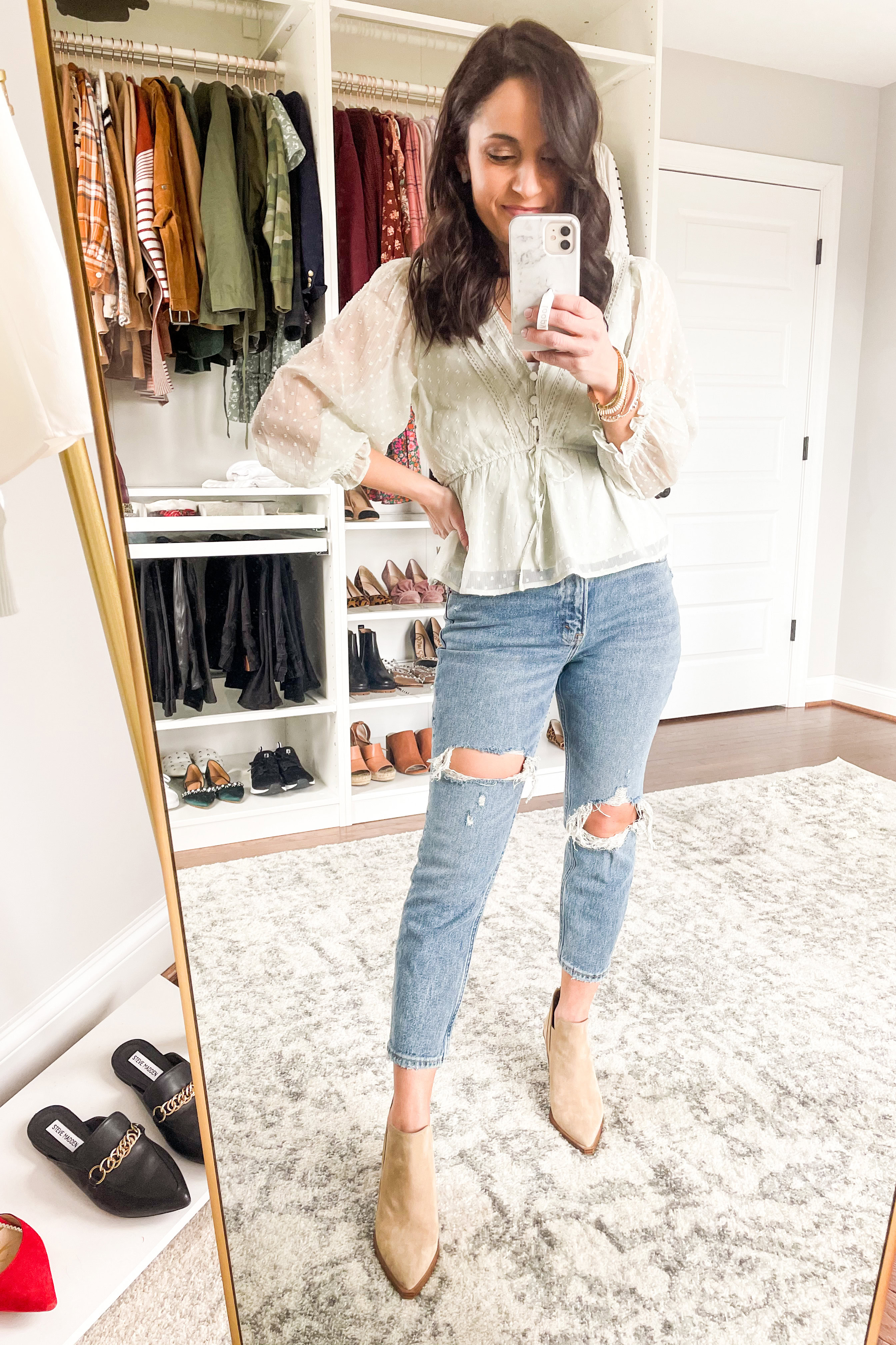 Boho blouse and ripped jeans, casual spring style