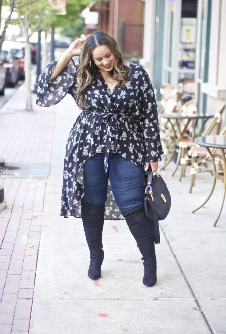 Floral tunic and jeans, relaxed street style