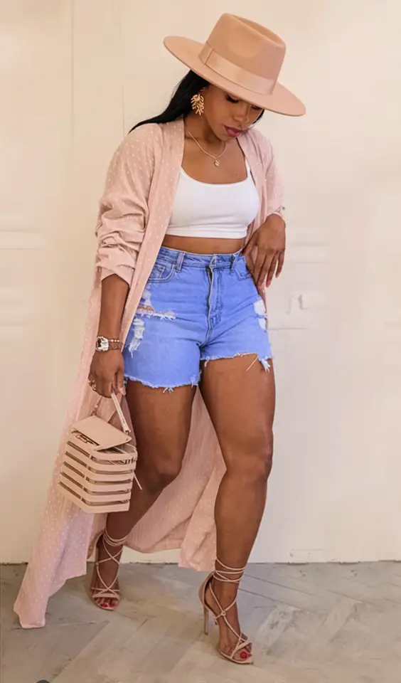 Casual chic outfit, denim shorts, spring fashion, relaxed style, everyday elegance.