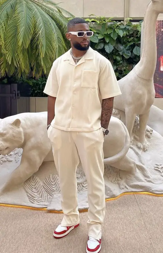 Casual cream set with sneakers for relaxed events