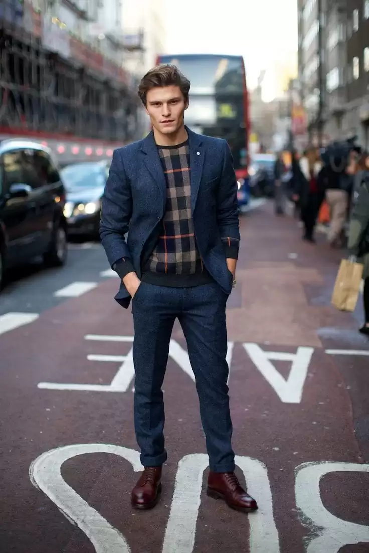 Checkered knit with navy suit