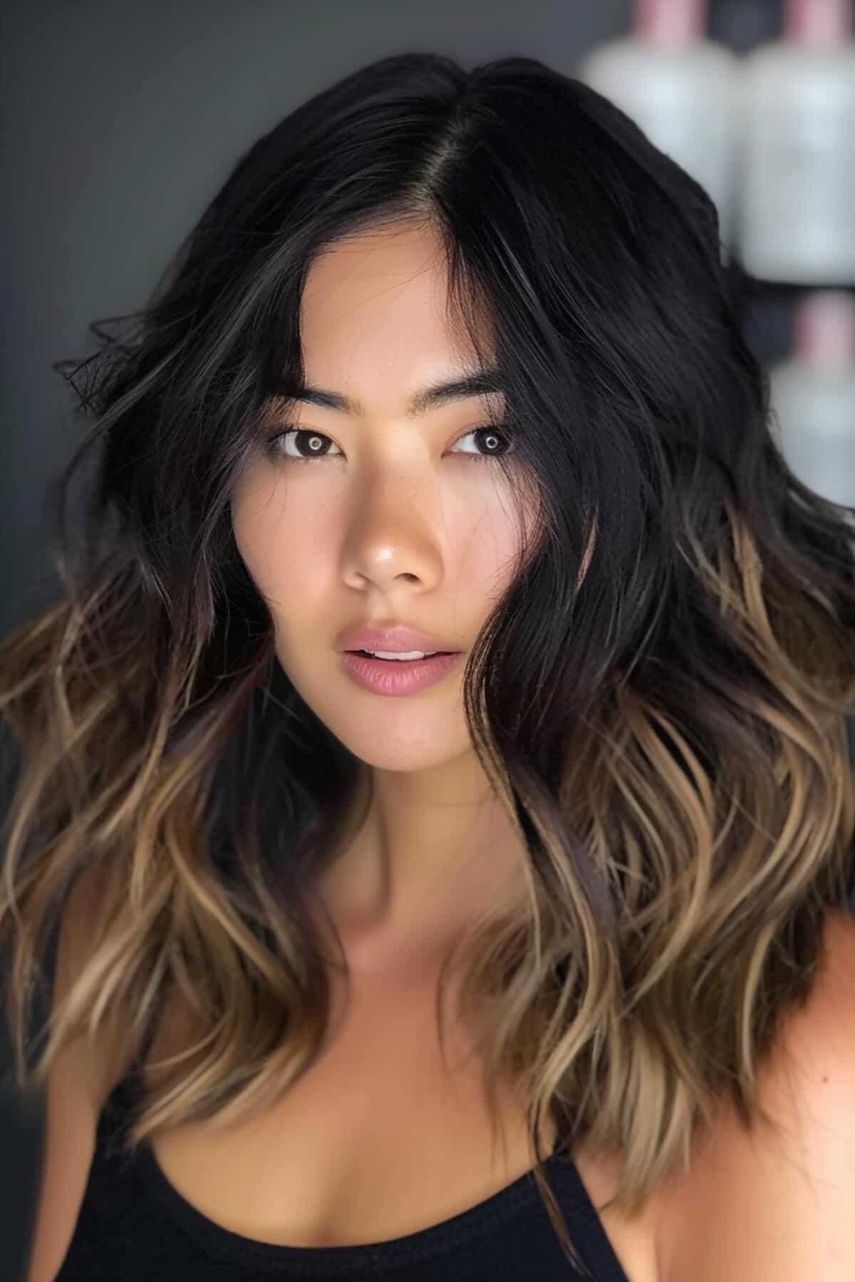 Edgy waves with ashy balayage ends