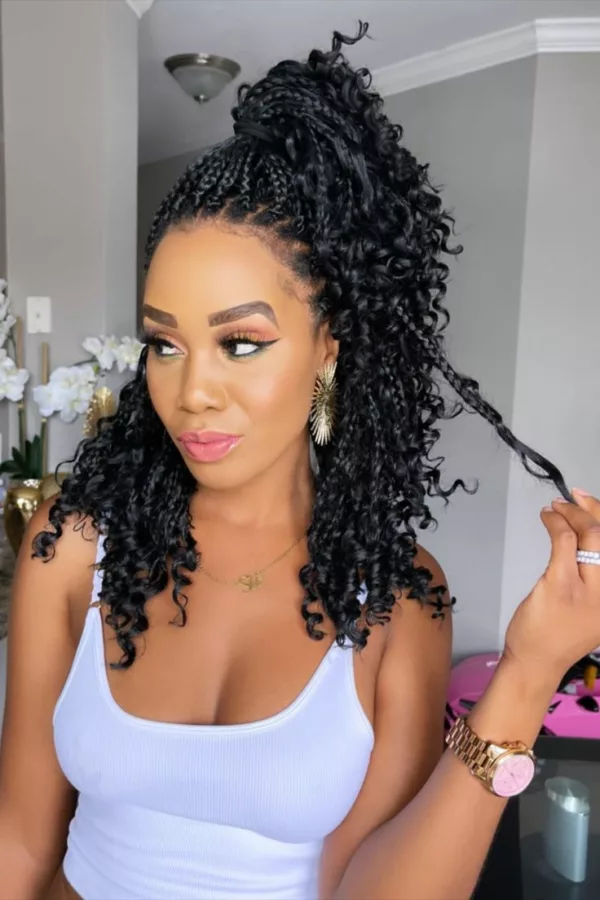 Blonde box braids with loose curls