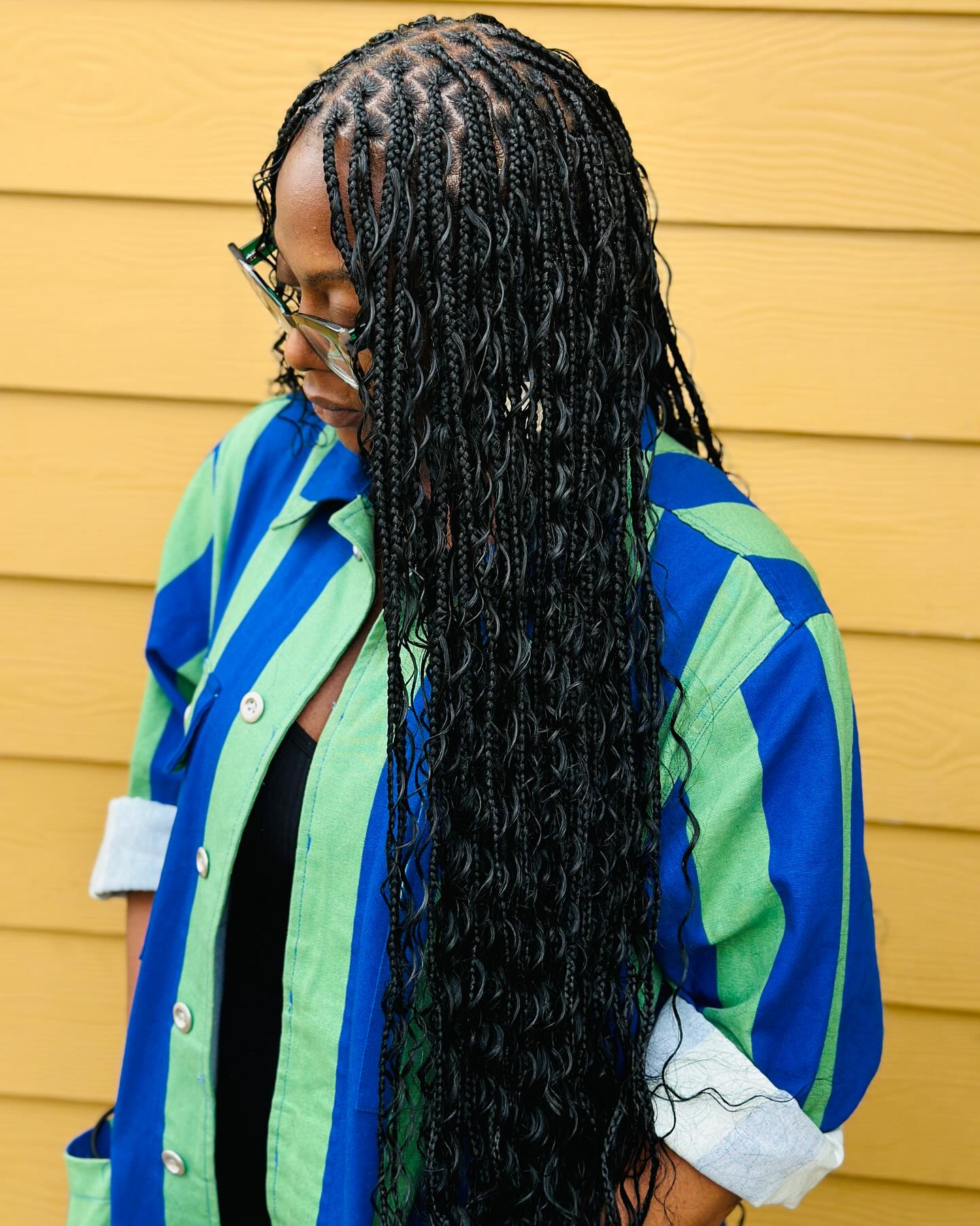 Long wavy braids, relaxed texture