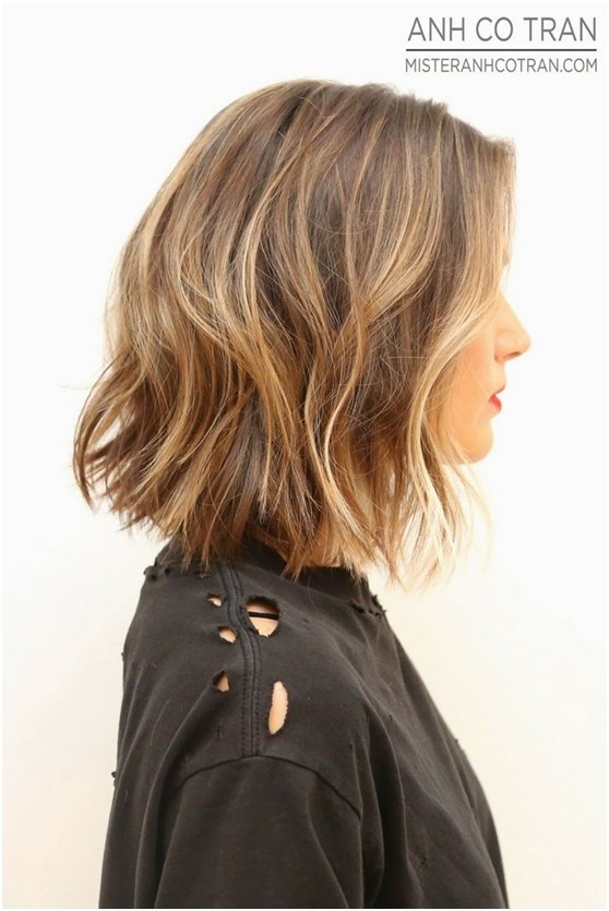 Choppy bob with balayage highlights and waves