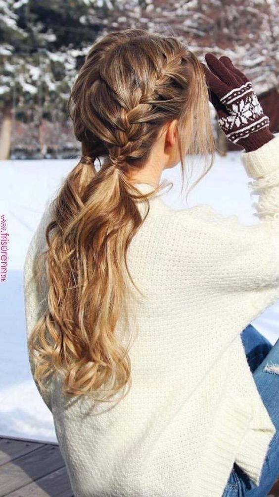 Braided low ponytail, stylish and practical spring hairstyle