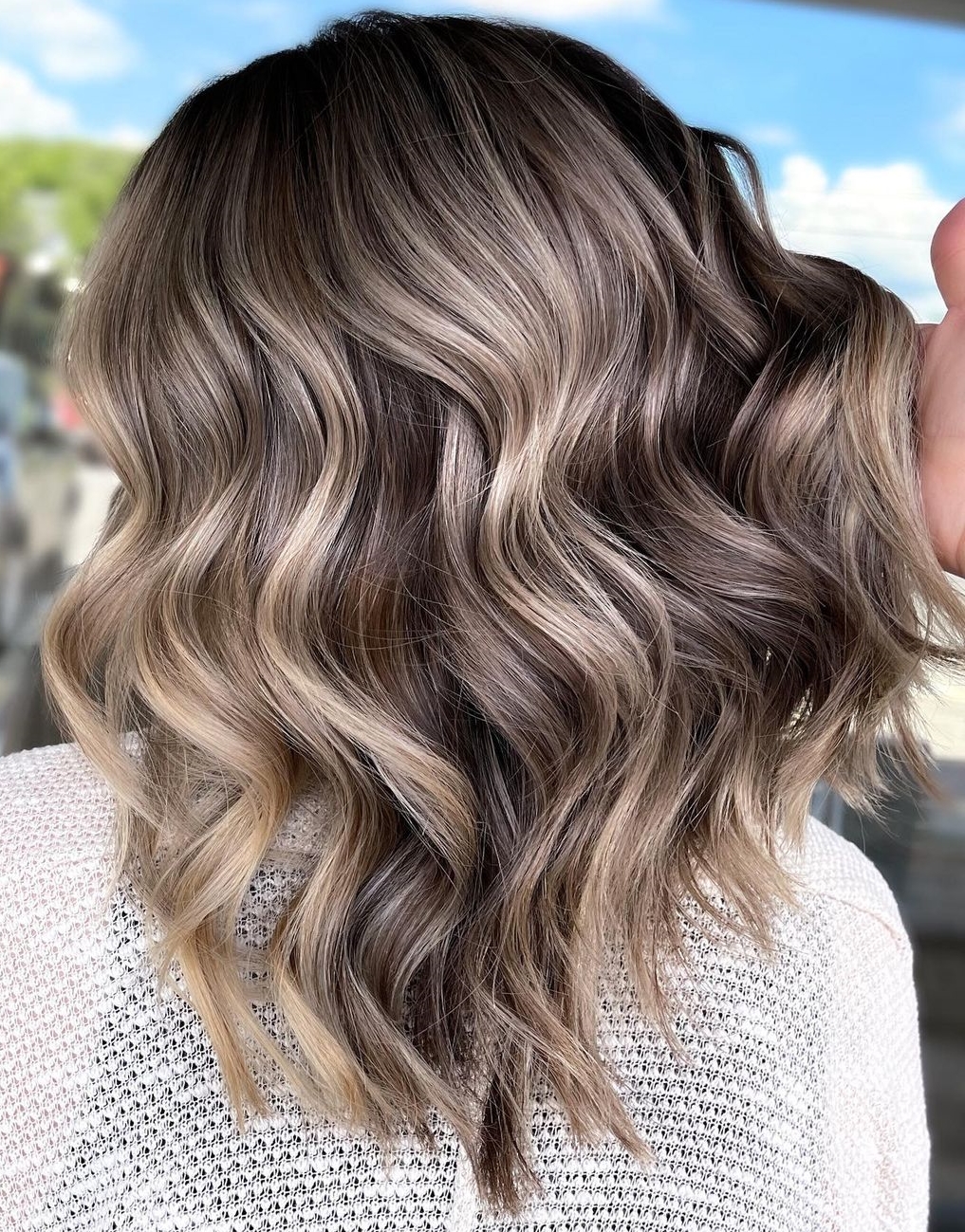 Textured lob with natural highlights