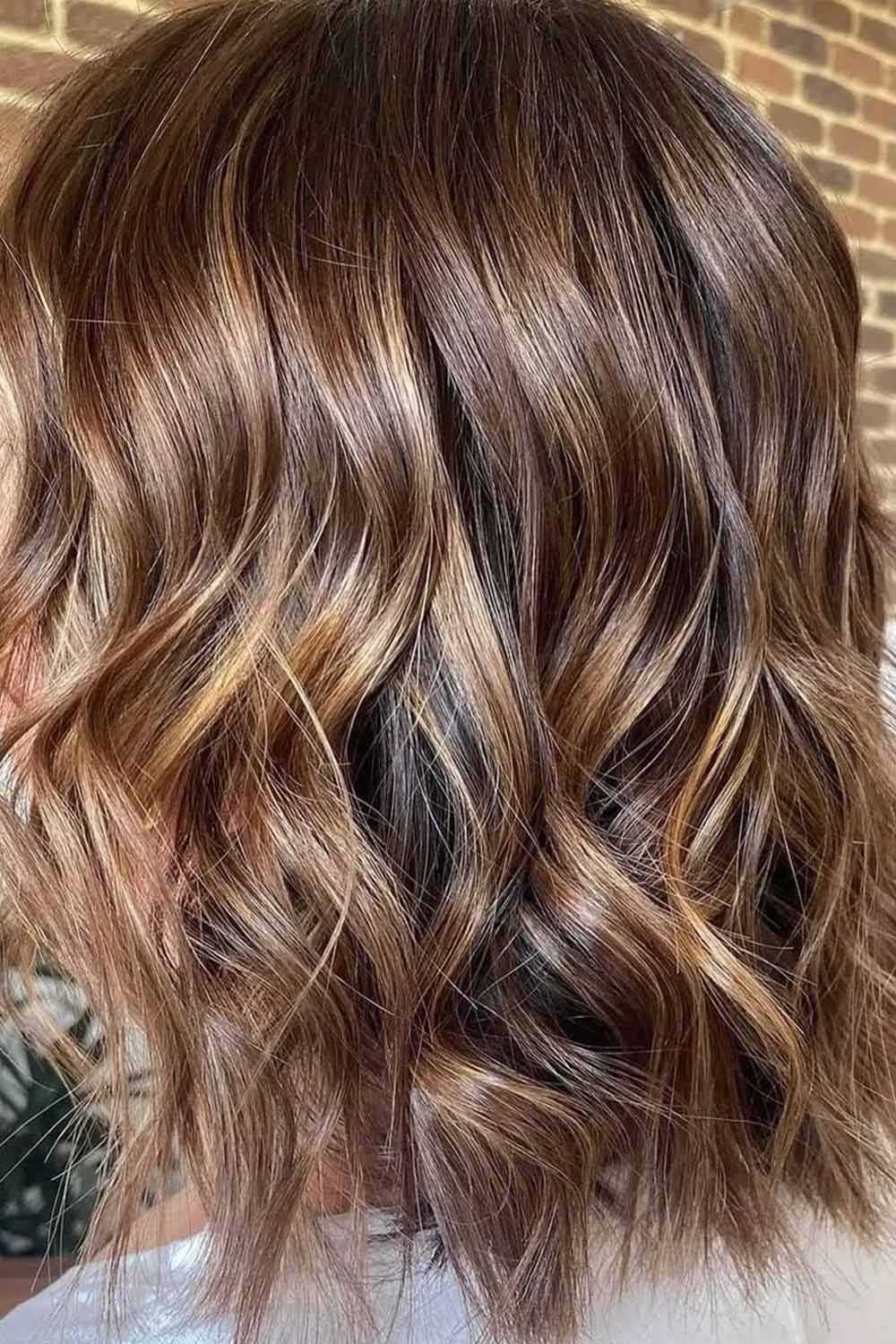 Textured honey bob with waves