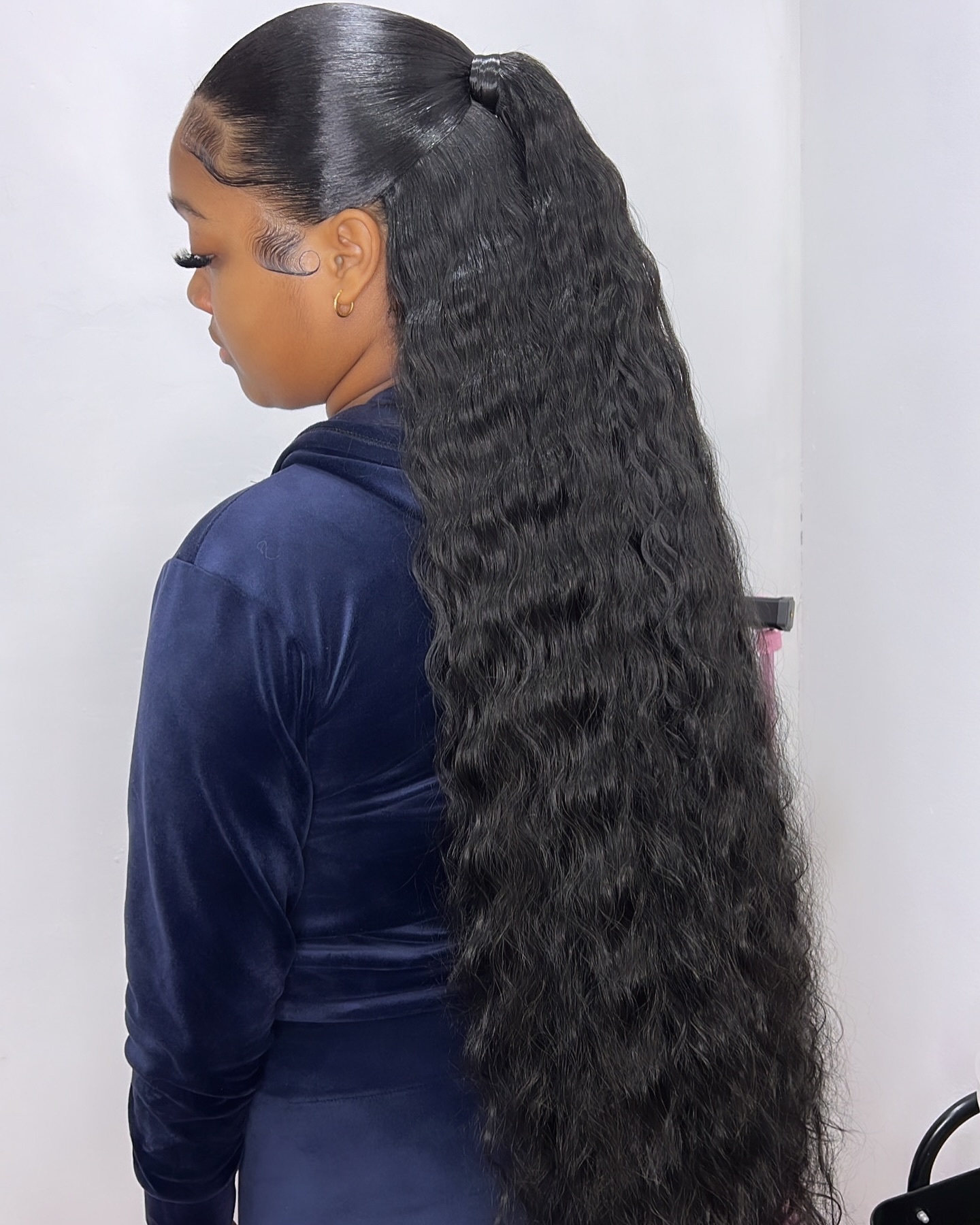 Long textured ponytail with waves