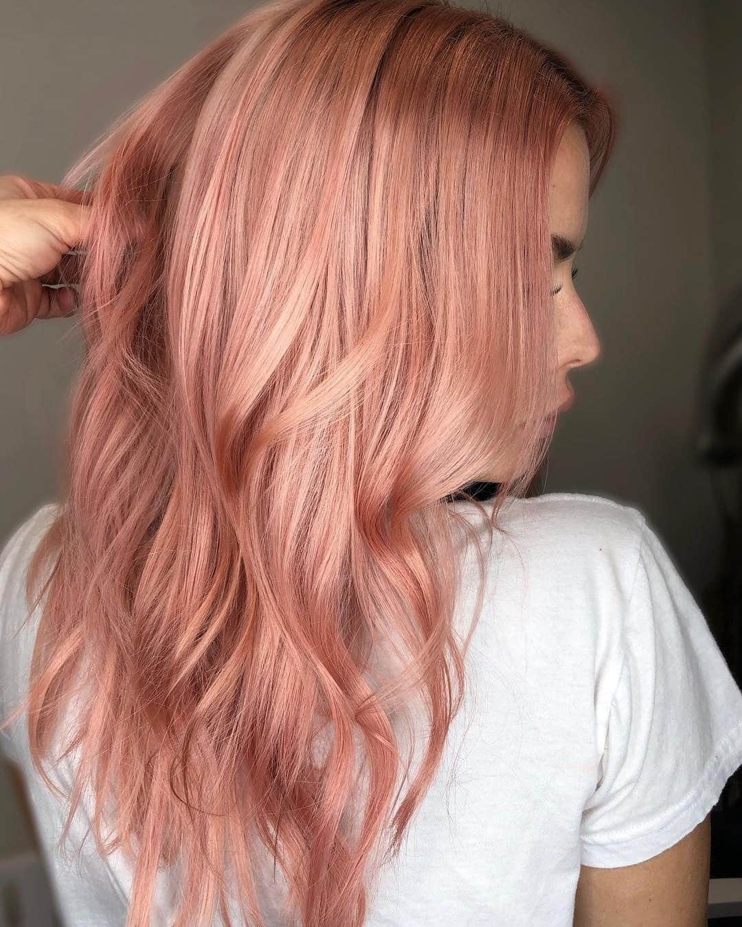 Peachy rose gold layers with soft texture