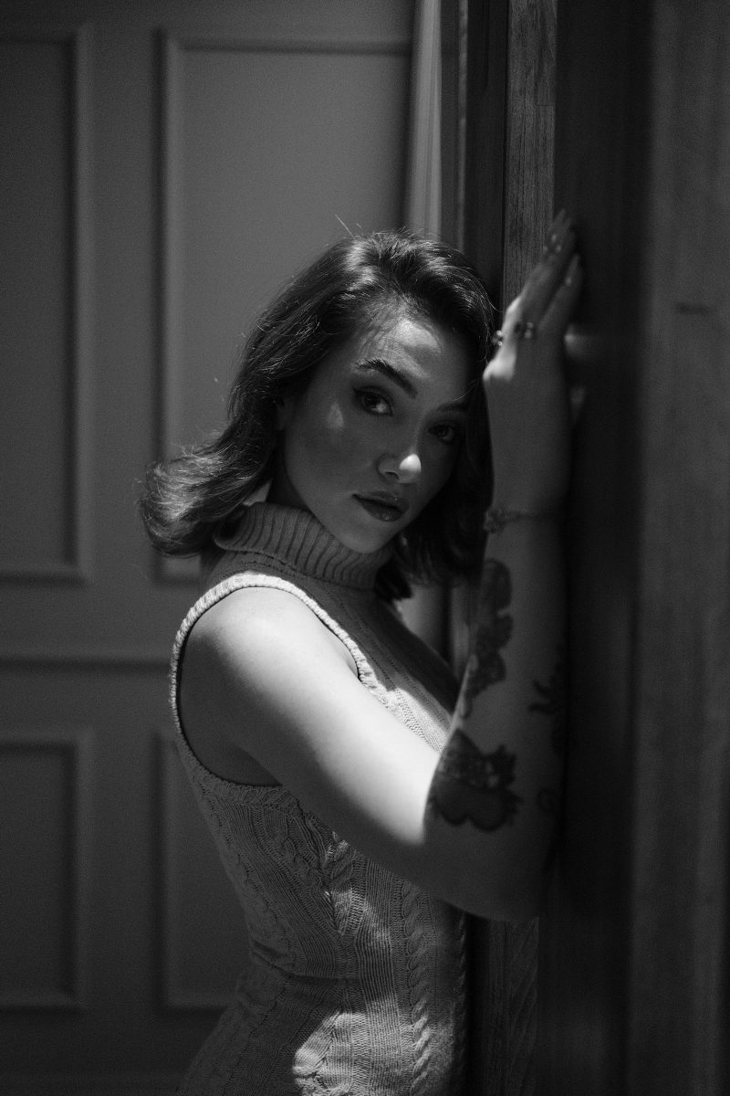 Classic side part bob with retro vibe