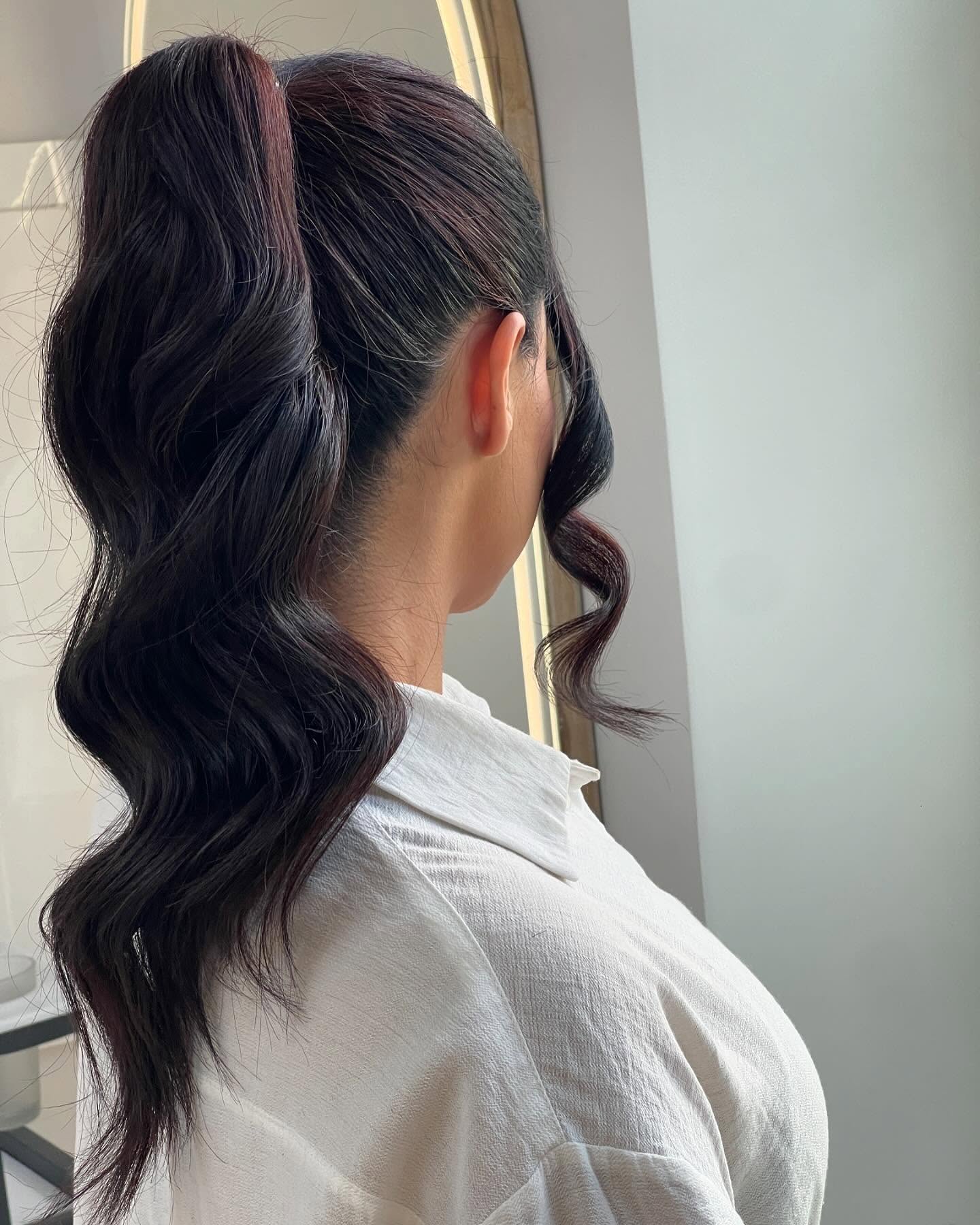 High wavy ponytail with volume