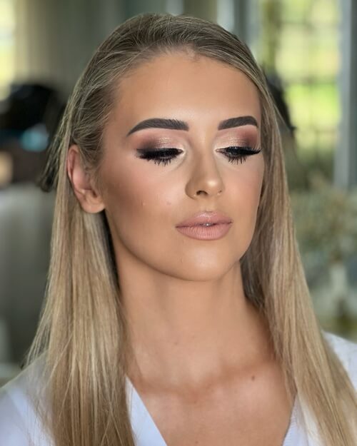Elegant smokey eye, soft glam