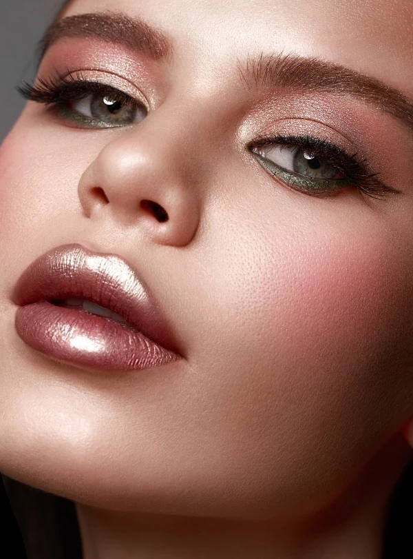 Metallic rose shadow with green liner