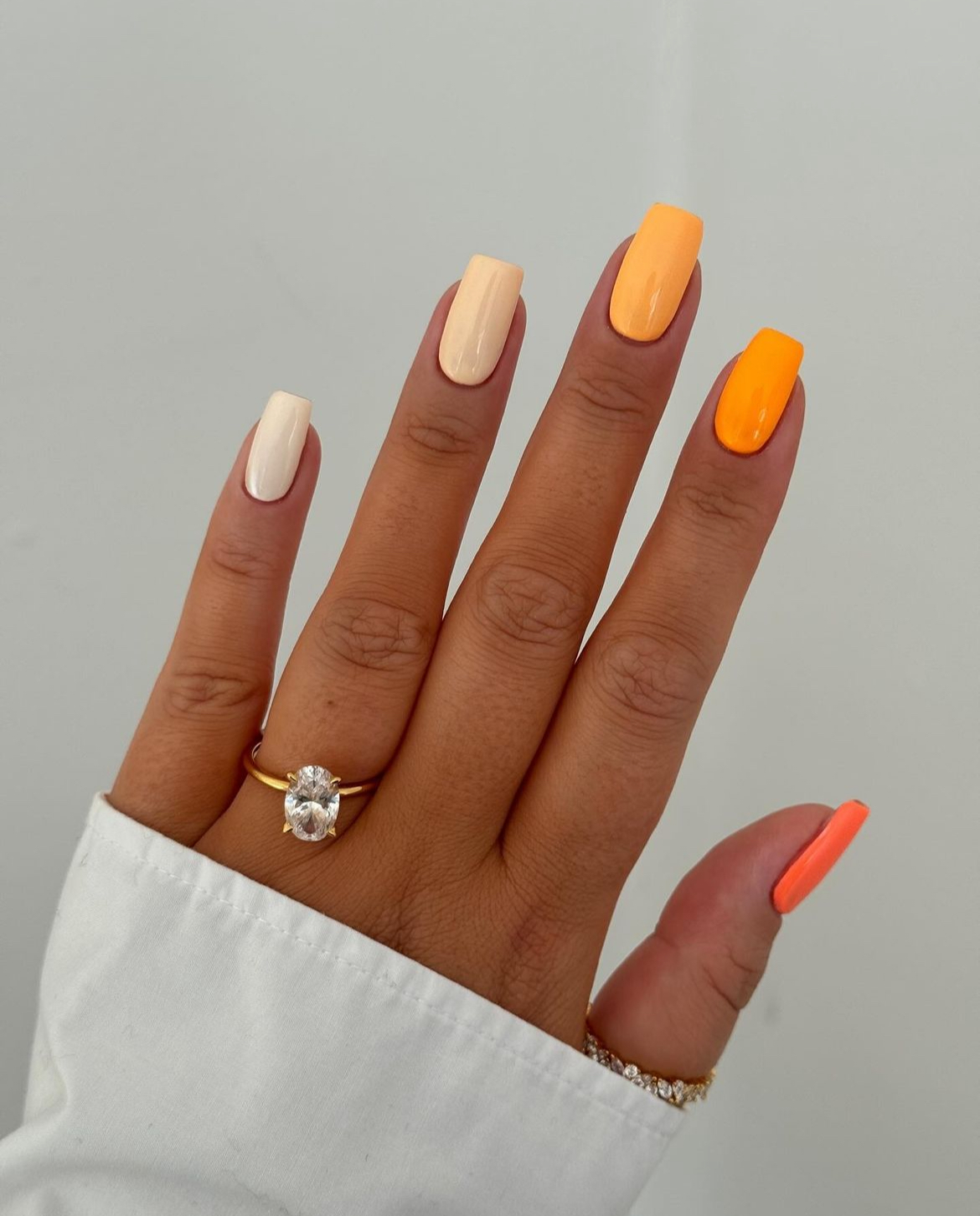 Gradient orange nails with square shape