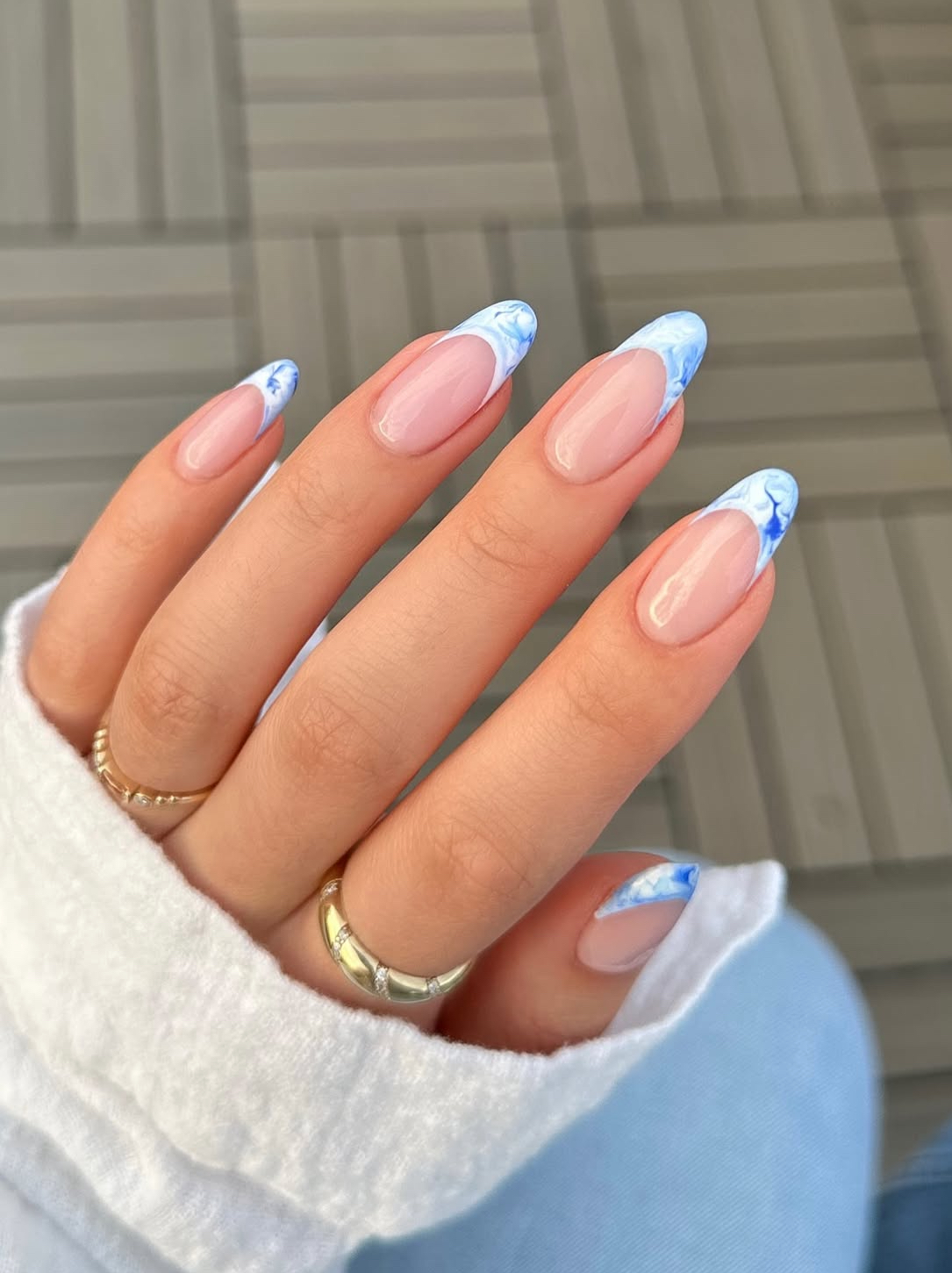 Marble tip nails, perfect for elegant vacation styles