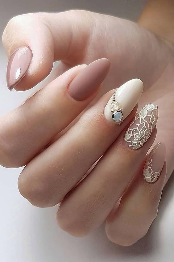 Neutral nails with lace details, elegant bridal style